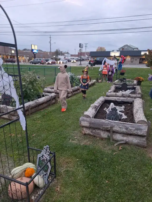 Building the BCF community garden — photo 7
