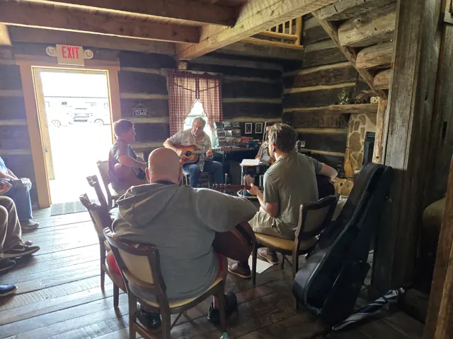 Music afternoon at the BCF cabin — photo 1